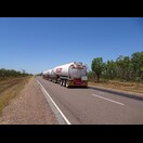 Ein Road Train überholt Dagmar